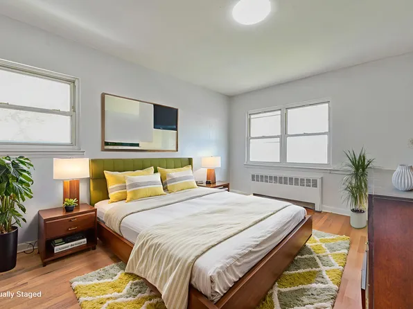 150-01 Horace Harding Boulevard image 8 of 17