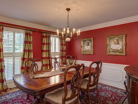 5th image of 8406 Thornbury Ct