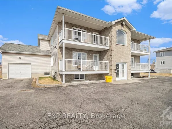 525 Russell Rd #6, Clarence Rockland, ON K0A 2A0
