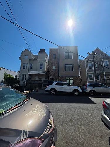 83 Auburn St #203 Photo 1