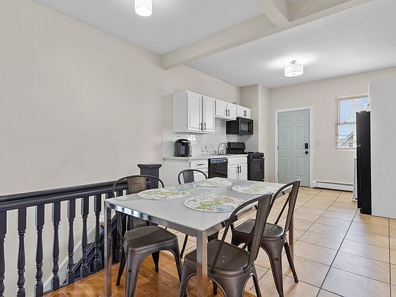 3rd image of 58 Vernon St #3