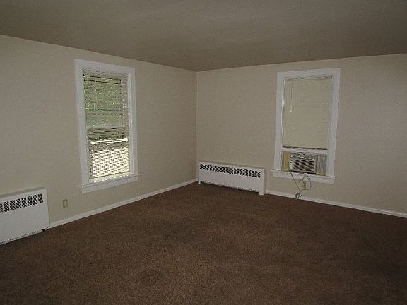 5th image of 917 Haywood Dr