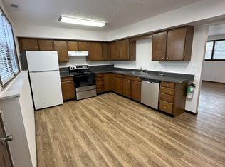 2519 W 4th St, Cedar Falls, IA 50613