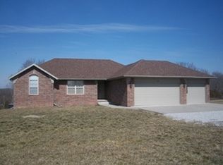235 Burkhart Dr, Chadwick, MO 65629