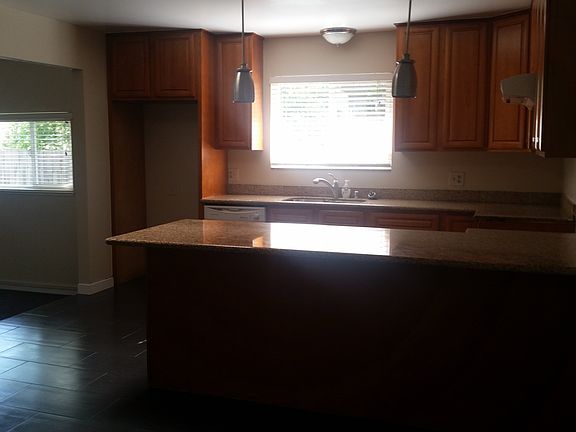 2nd image of 425 Broadmoor Blvd