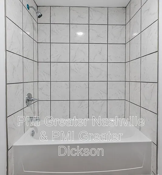 300 Spring St #17 — Photo 11