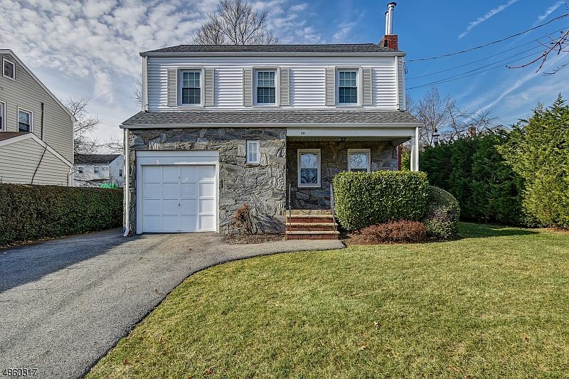 1st image of 571 Pleasant Valley Way