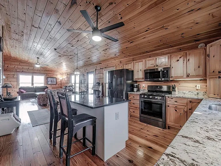 54 Henderson Ln — Photo 6