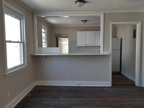 3rd image of 1303 Poston Cir