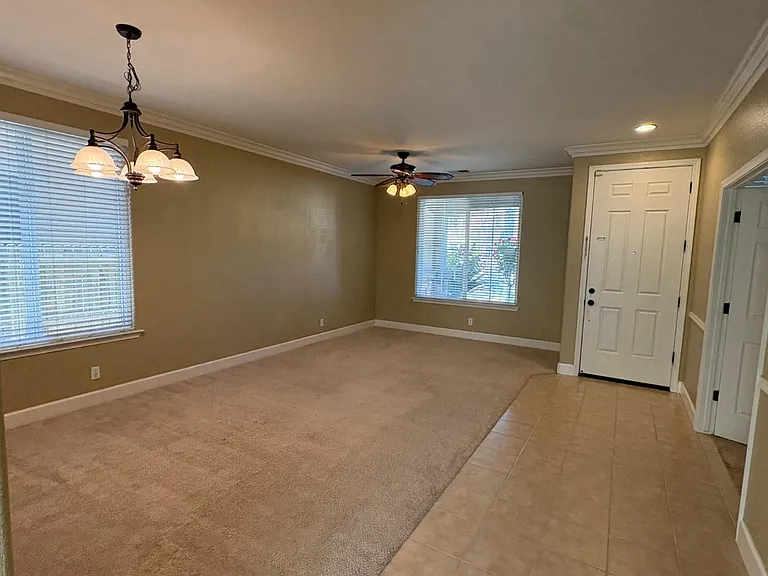 1105 N Perry Ave — Photo 6