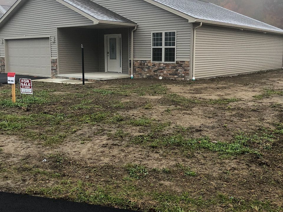 2nd image of 132 Hickory Ct NE