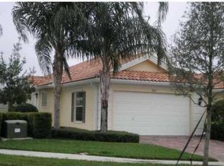 910 Magdalena Rd, Palm Beach Gardens, FL 33410