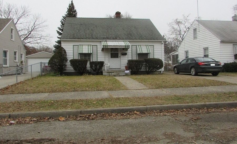 1st image of 20540 Moenart St