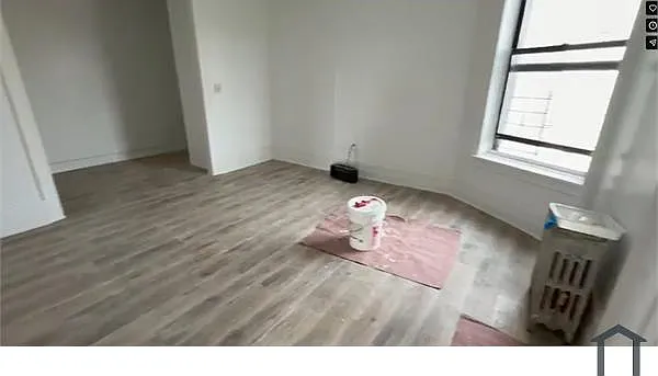 3 bed, 1000 sqft, $3,596 — Photo 3