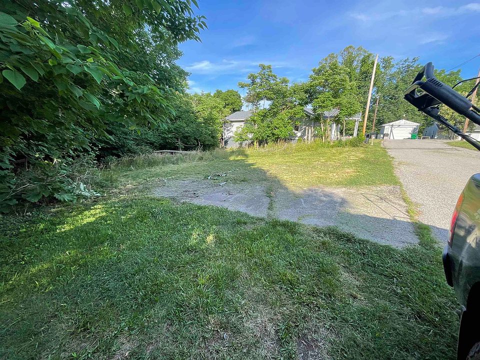 2nd image of 1216 High St W