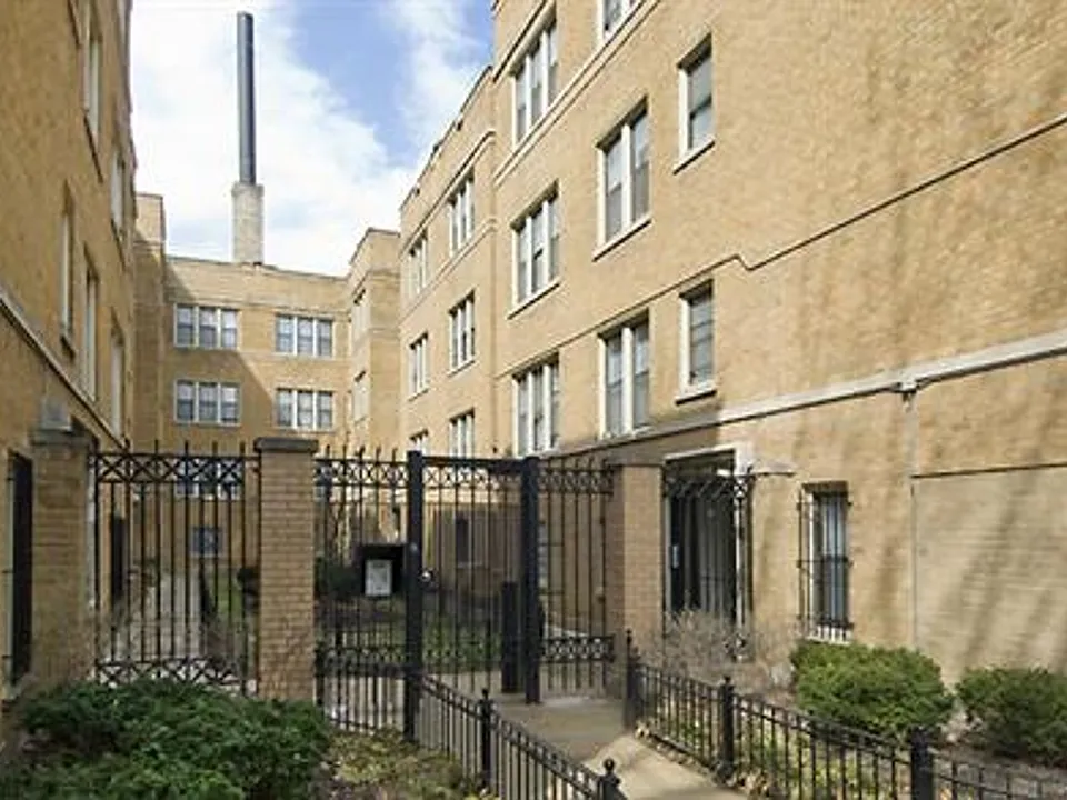 5050-58 N Kenmore Ave