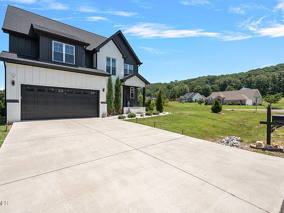 3rd image of 273 Autumn Wind Dr SW