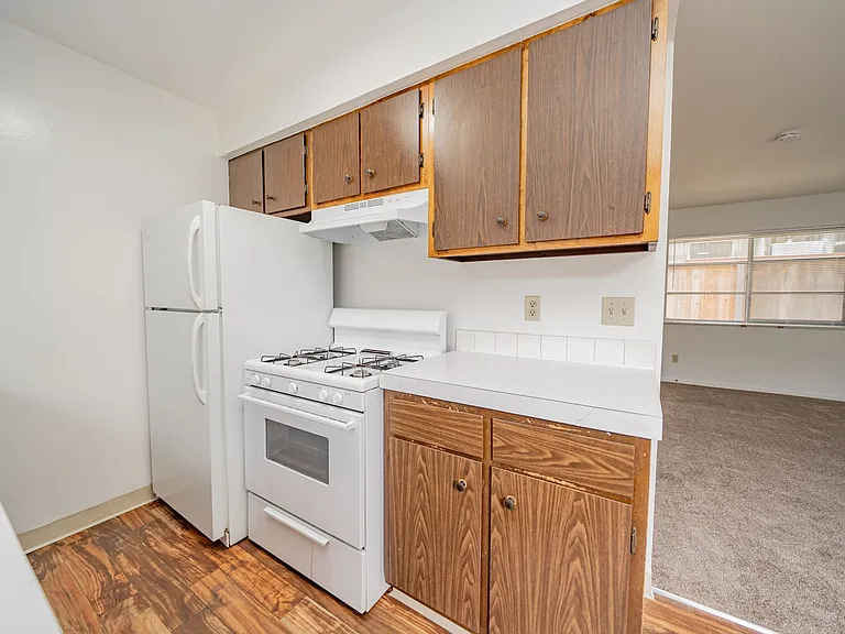 2509 Bartlett St — Photo 6