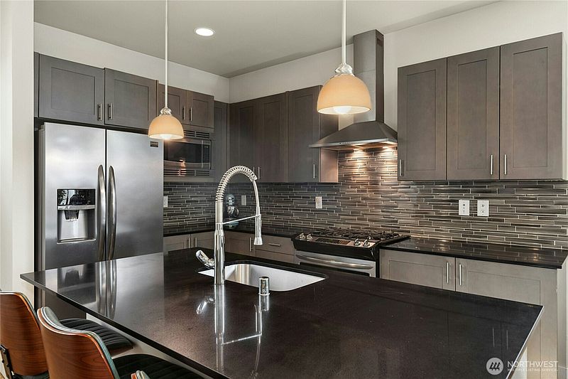 3rd image of 3622 36th Avenue S
