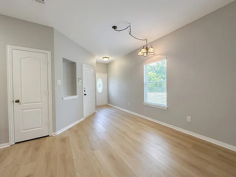 821 Hickory St — Photo 6