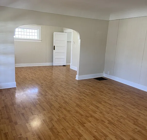 430 S 8th Ave — Photo 4