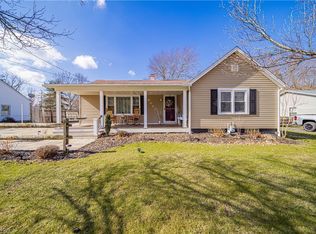 1425 Harpersfield Rd, Geneva, OH 44041