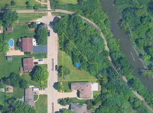 575 N Chestnut St, Addison, IL 60101