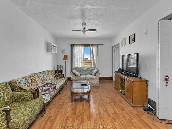 4th image of 559 Assumption St