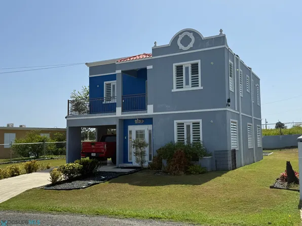 823 Los Paseos, Isabela, PR 00662