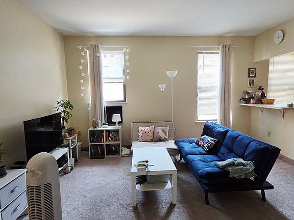 4th image of 39 William St #203