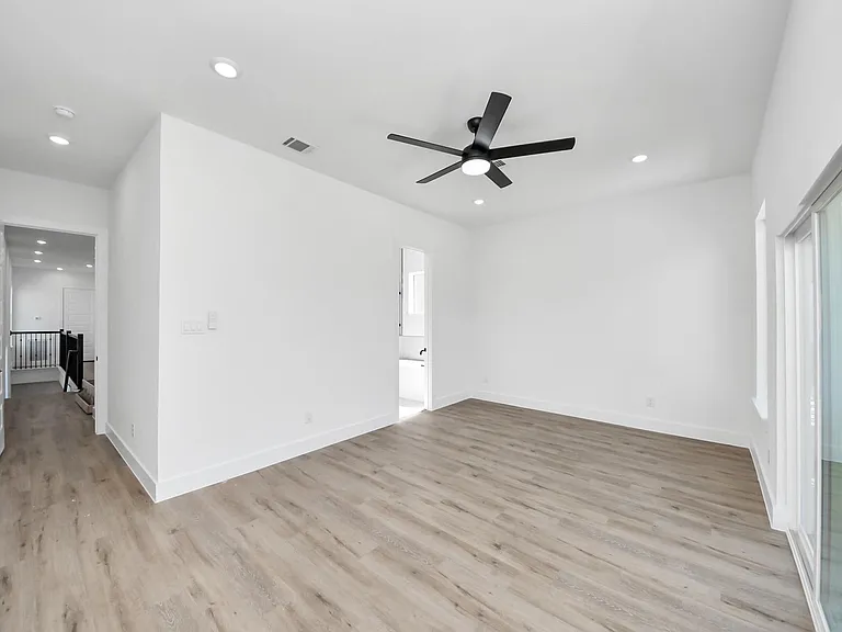 3310 Hardy St — Photo 16