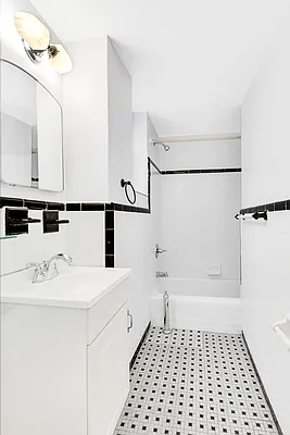 Rented by Cooper & Cooper Real Estate | media 10