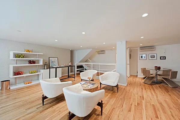 Sold by Nest Seekers International | media 31