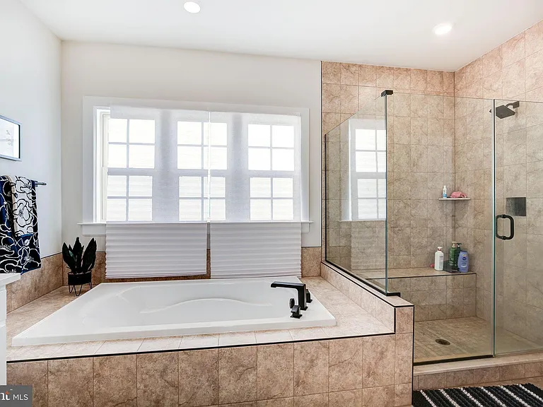 6547 Clubhouse Dr — Photo 50