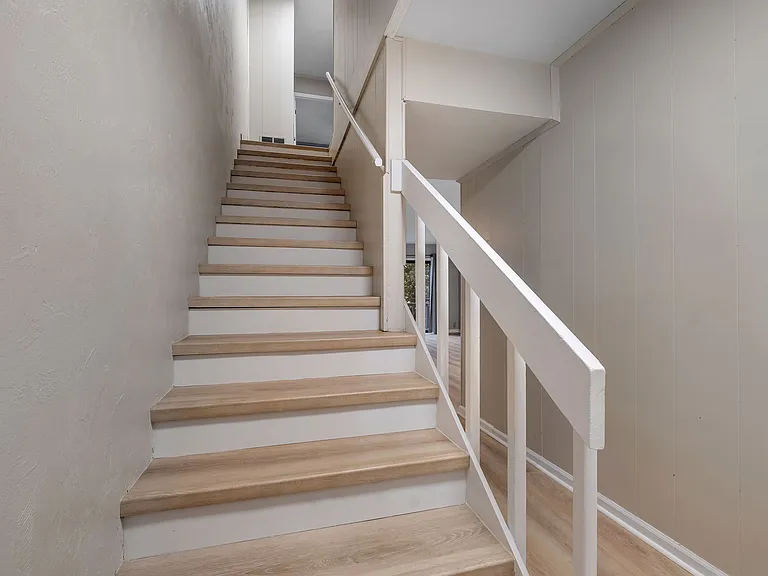 2340 Claremont Ln #B — Photo 11