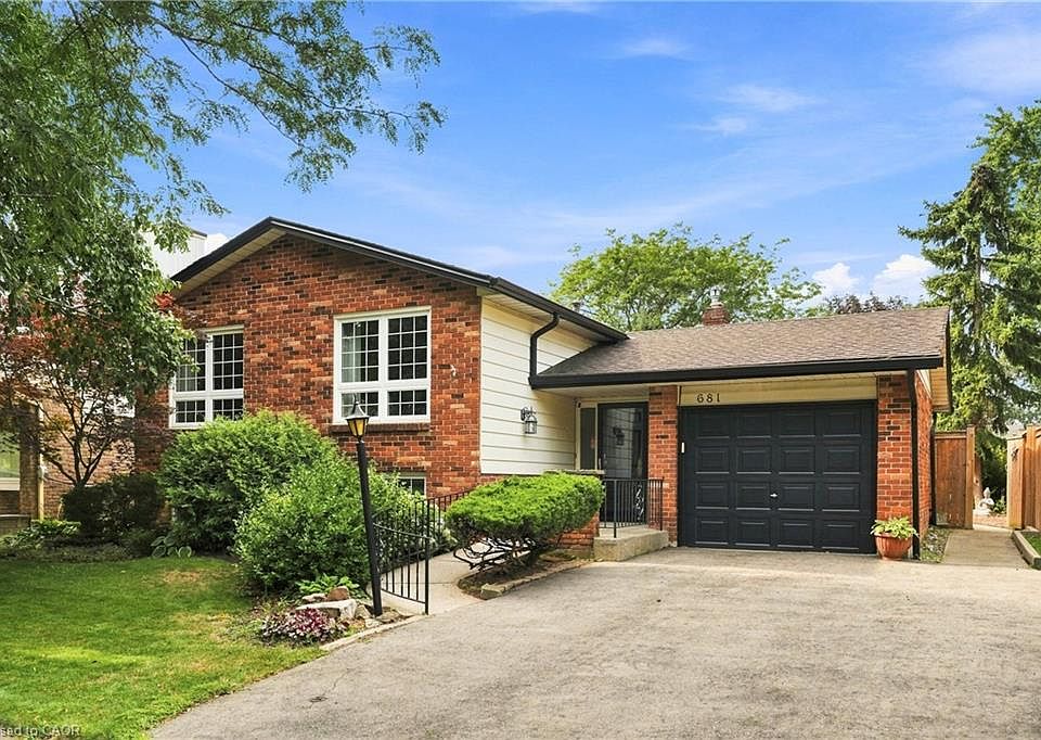 1st image of 681 Empress Cres