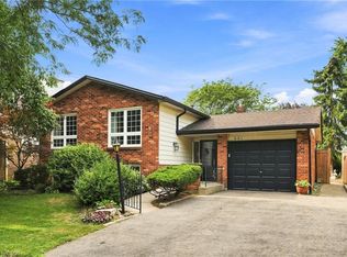 681 Empress Cres, Burlington, ON L7L 5E9