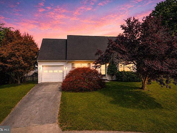 2nd image of 35 Oatfield Ct