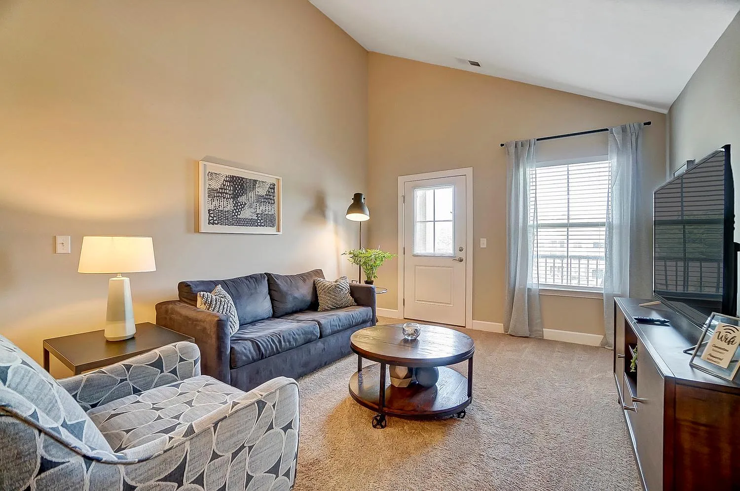 1 bed, $4,470 — Photo 2