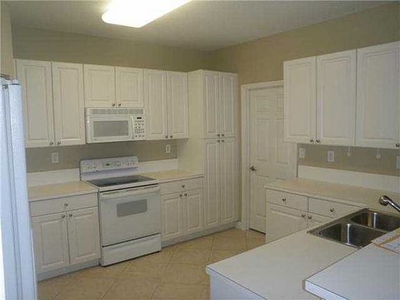 5th image of 7382 NW 112th Ct