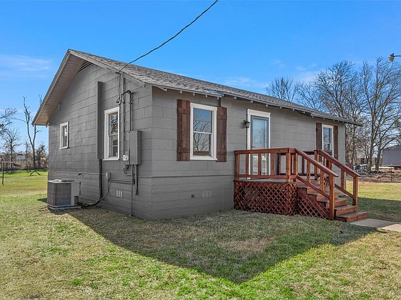 2nd image of 338 Lockwood Ln