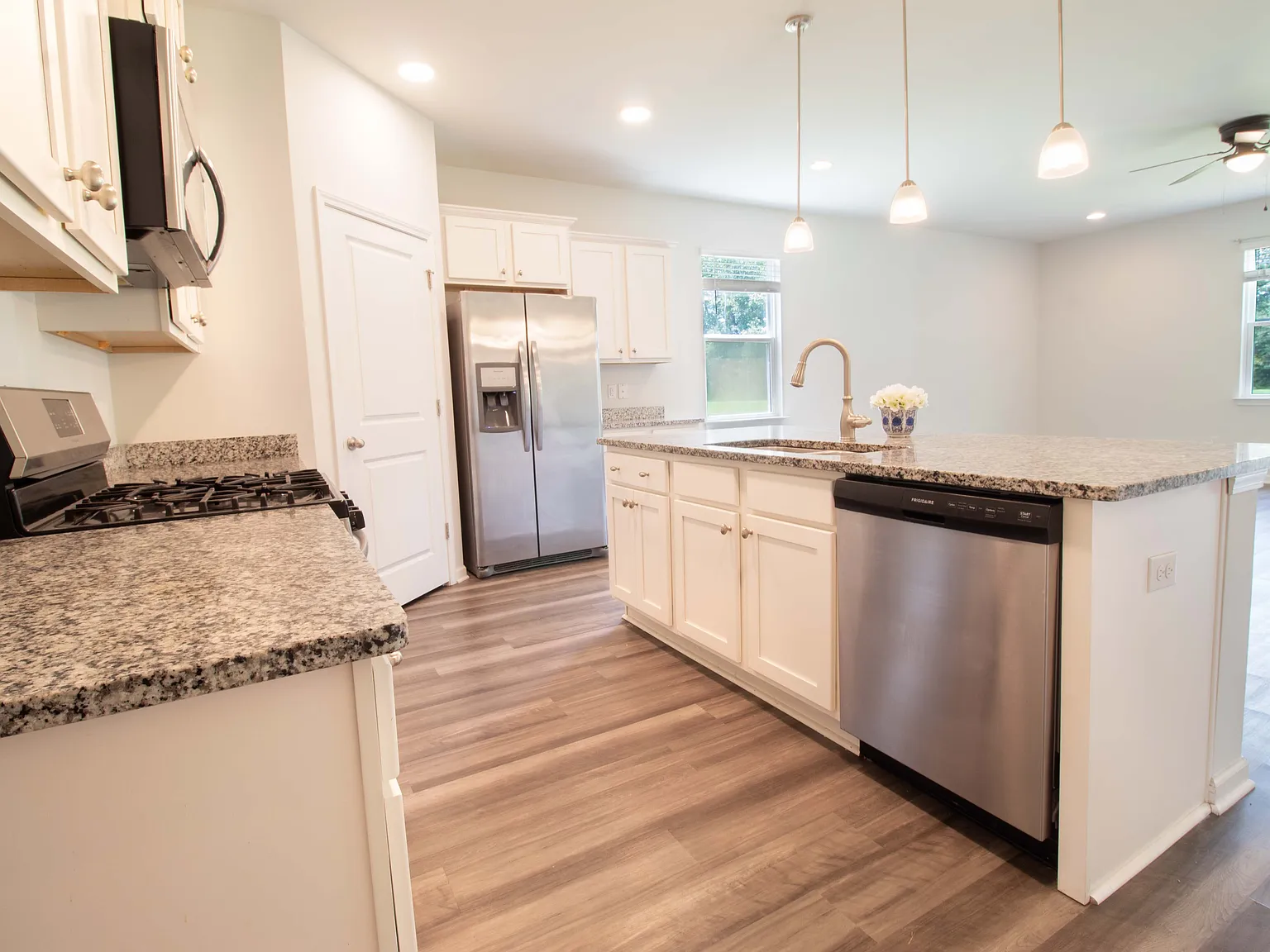 4 bed, 1862 sqft, $2,800 — Photo 4