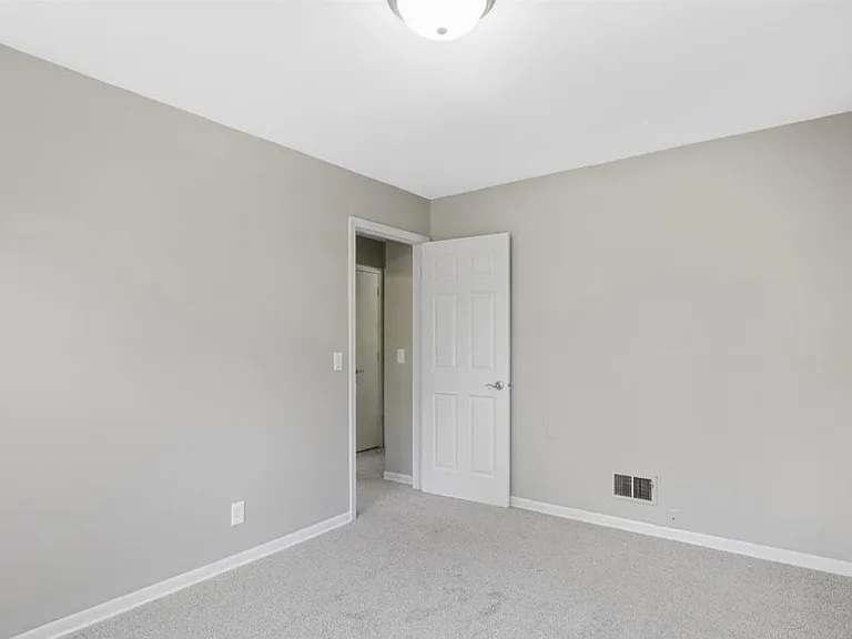 1114 S 42nd St — Photo 10