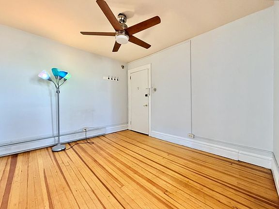 3rd image of 409 Monmouth St Floor 3