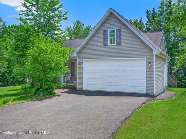 7 Sunset Court, Athens, NY 12015