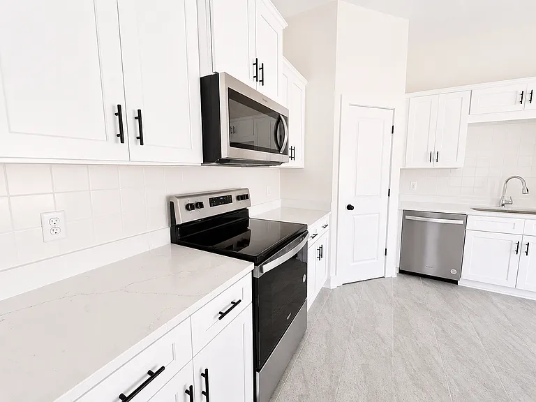 4613 Yukon Dr — Photo 9