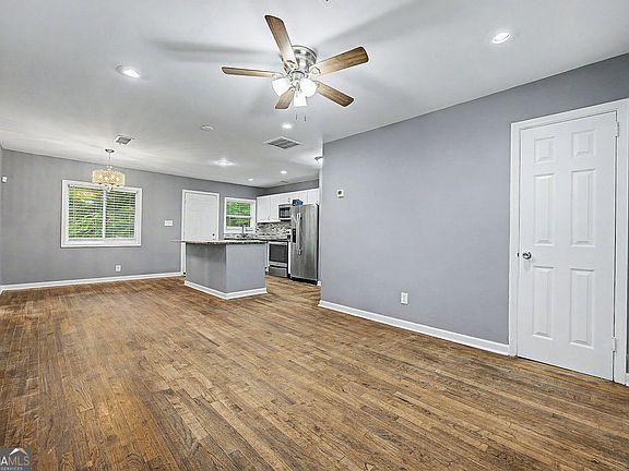 5th image of 2146 Nelms Dr SW
