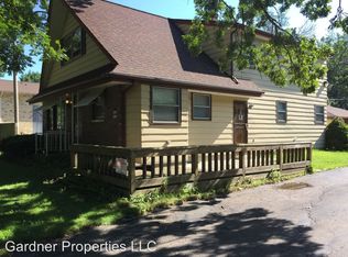 6262 N 101st St, Milwaukee, WI 53225
