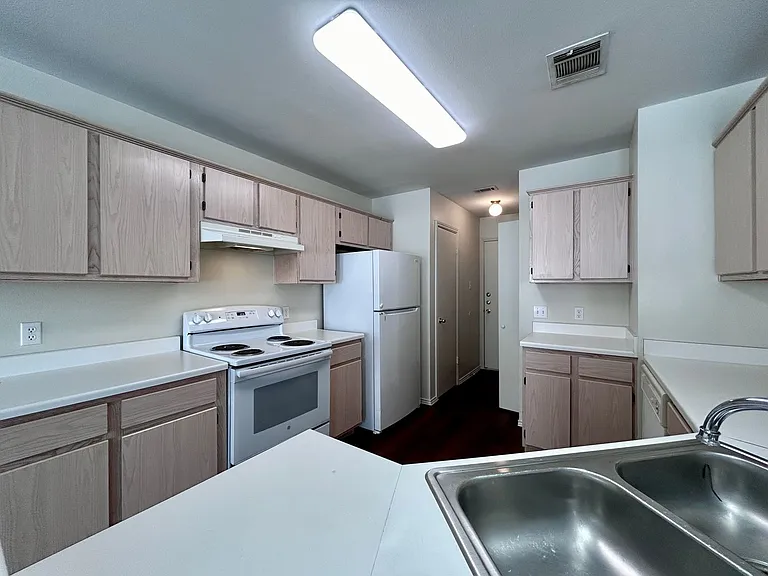9703 Nightjar Dr — Photo 7