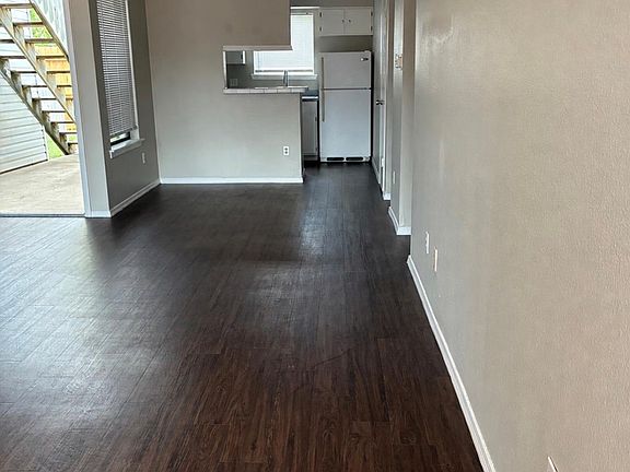 5th image of 2405 W Slaughter Ln